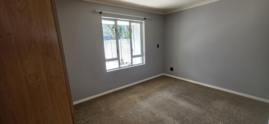 To Let 2 Bedroom Property for Rent in Royal Ascot Western Cape